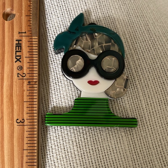 Retro Bowknot Glasses Lady Brooch/Pendant - Picture 4 of 4